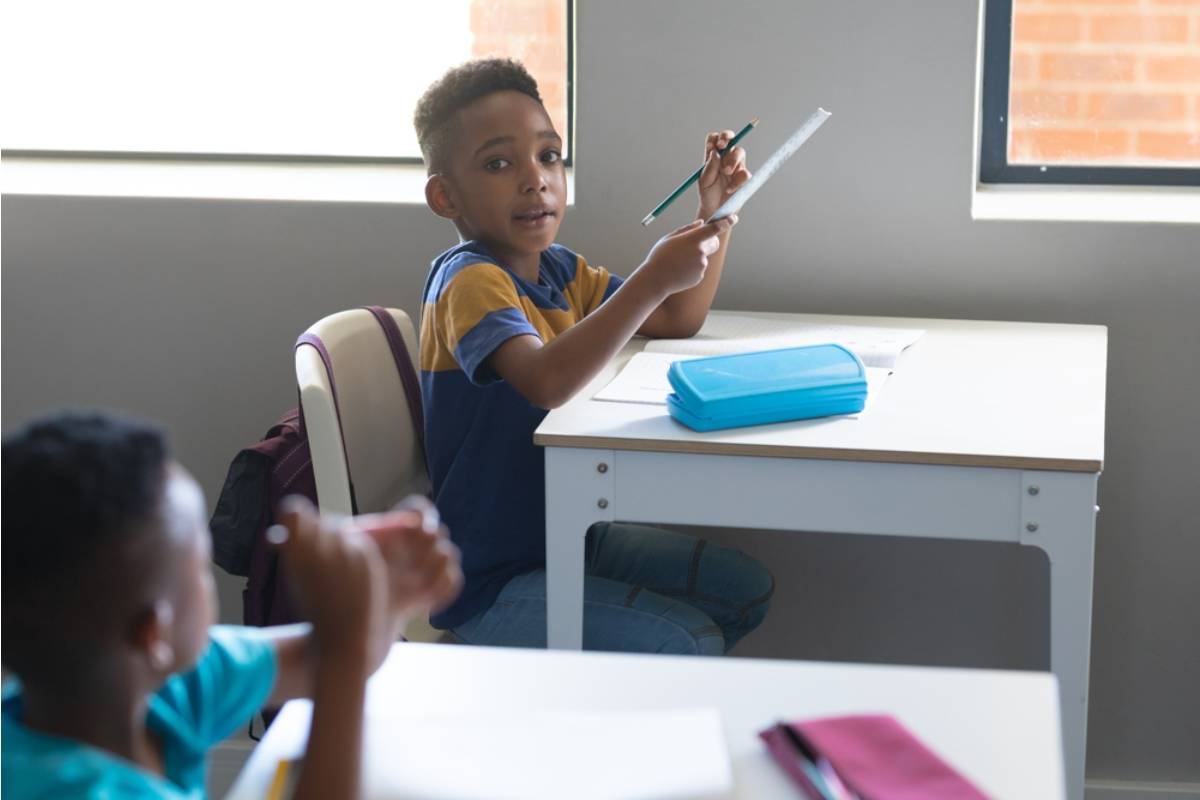 A Dad Found Out His Son Had Been Bringing an Extra Pencil to School Every Day Just So He'd Have a Reason to Offer It to the New Kid Who Sits Alone