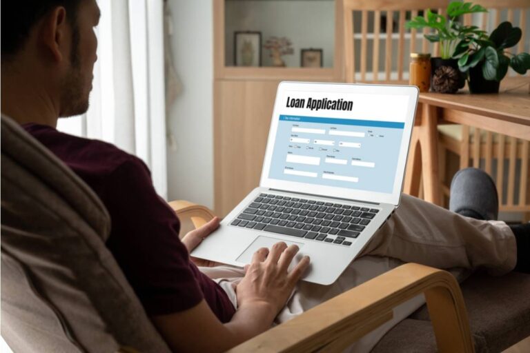 Dad Says He Refused to Let His Brother List Him as a Reference on a Loan Application Without Asking First, Now Their Mom Says He's "Choosing Paperwork Over Blood"