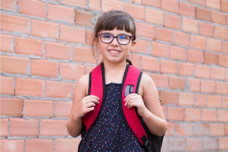 A Mom Found Out Her Daughter Had Been Rewearing the Same Three Outfits on Rotation and Telling Friends She "Just Likes Simple Style"