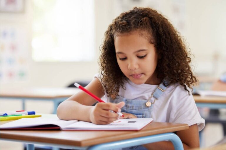 A Mom Found Out Her Daughter Had Been Sitting Alone in the School Art Room Every Day Because It Was the Only Class Where Nobody Asked Her to Talk