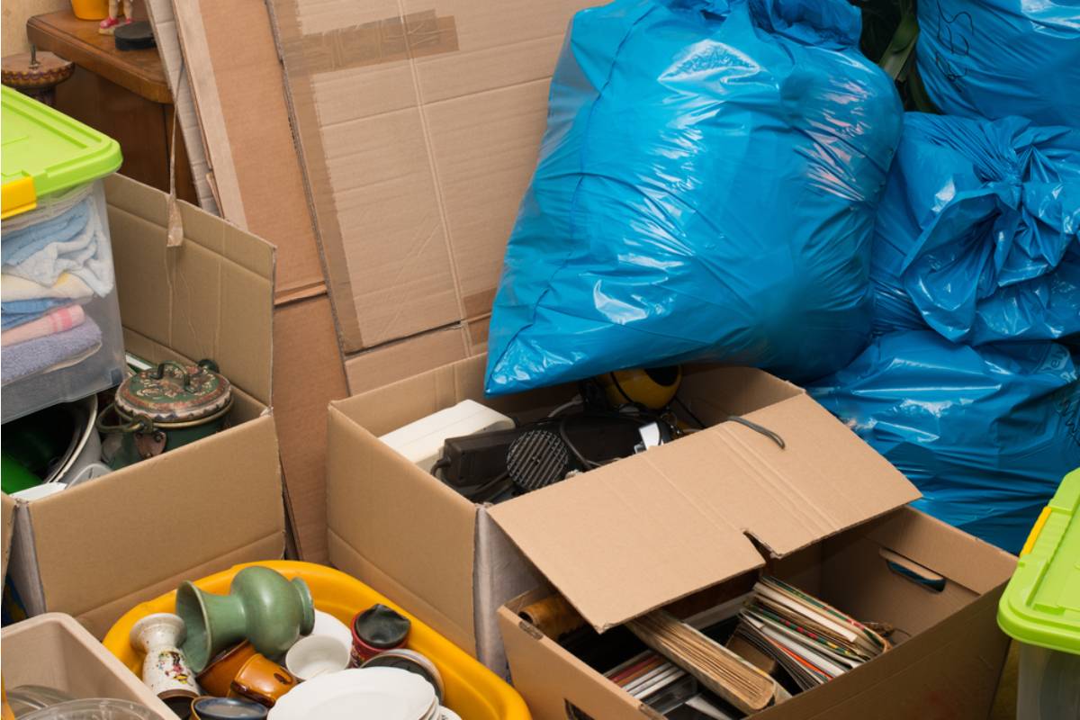 Dad Says He Refused to Let His Sister Store Her Belongings in His Garage "Just for a Month" After the Month Turned Into Eight
