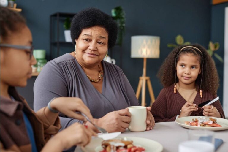 Dad Says He Refused to Let His Mother Bring Up His Ex-Wife in Front of His Kids at Every Single Holiday, Now She Says He's "Not Letting the Past Rest"