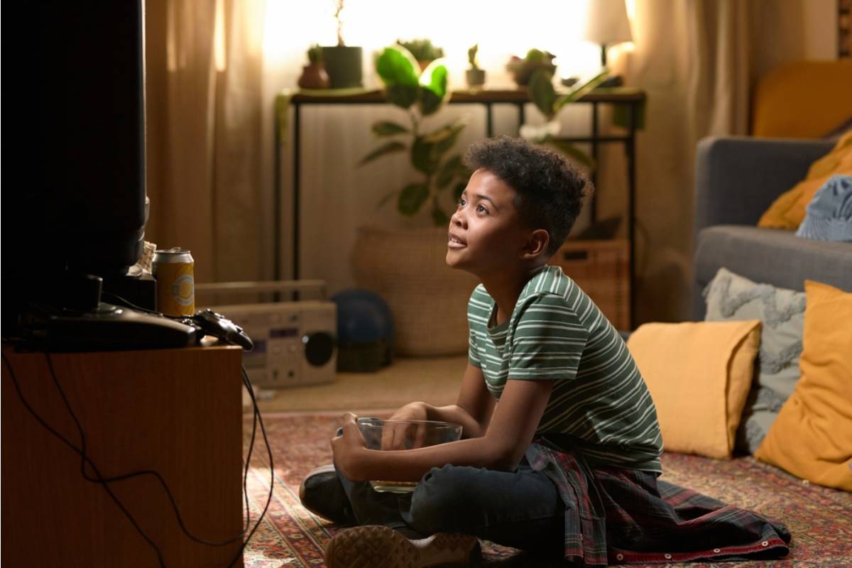 A Mom Found Out Her Son Had Been Waking Up an Hour Before His Alarm Just to Watch Cartoons Alone Before Anyone Else Was Up