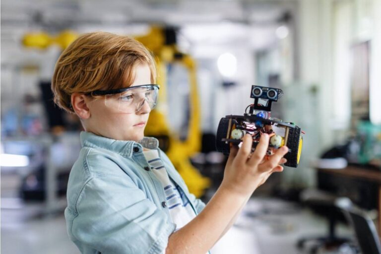 A Mom Says Her Son's Robotics Club Required Families to Buy Specific Branded Equipment From the Coach's Personal Online Store