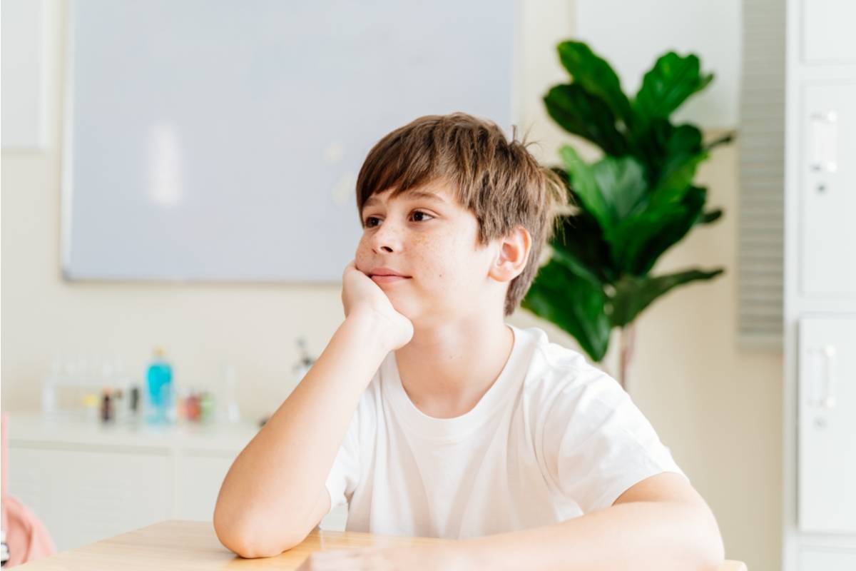 A Mom Says Her Son's Teacher Noticed He Flinched Every Time a Book Was Dropped and Started Warning Him Before Loud Sounds Without Ever Asking Why