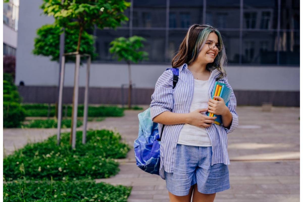 A Dad Found Out His Daughter Had Been Walking Past Her Old Elementary School Every Day on Purpose Because It Was the Last Place She Remembered Being Truly Happy