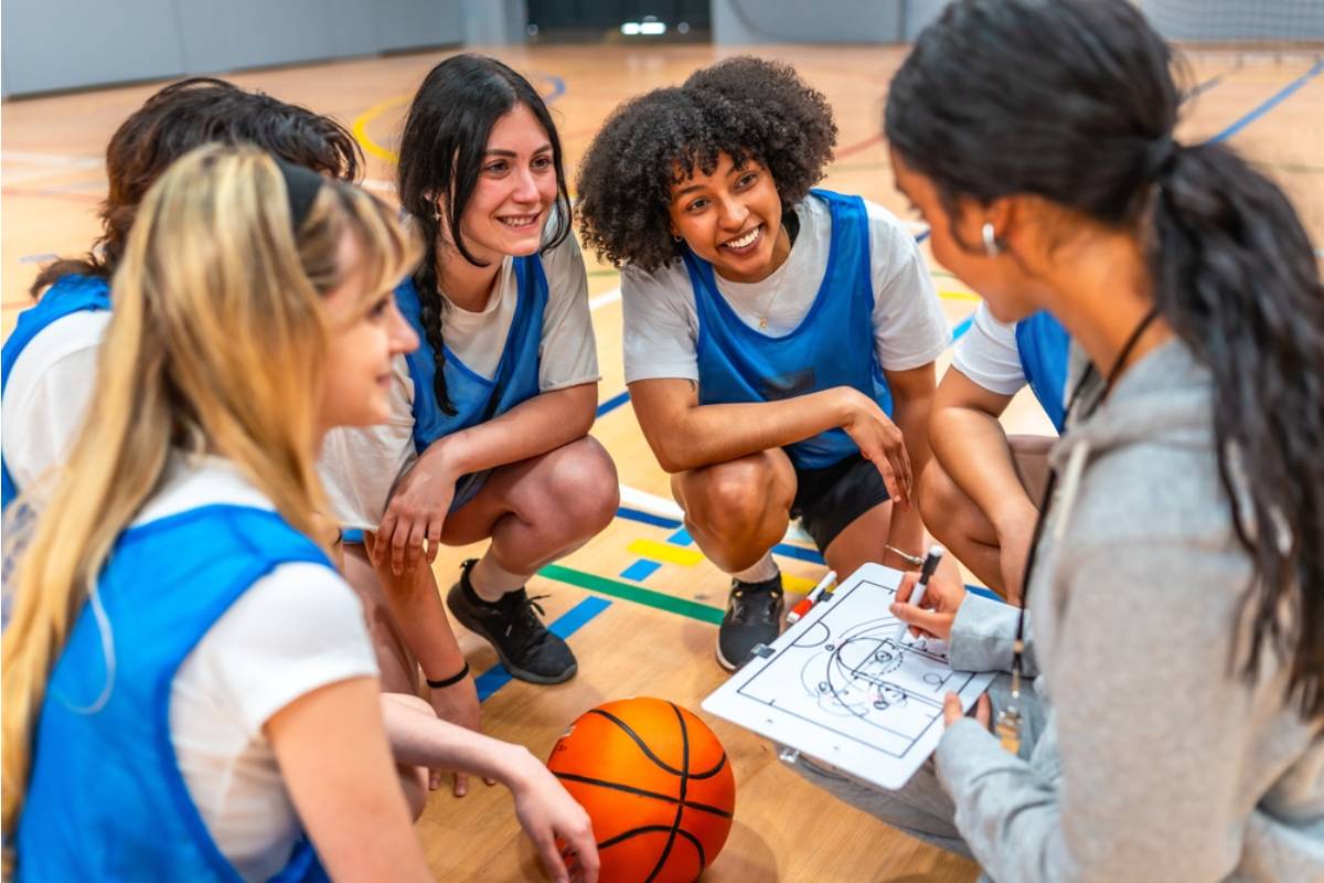 A Mom Found Out Her Daughter's Coach Had Been Telling Girls to "Tough Out" Migraines During Practice Instead of Calling a Parent