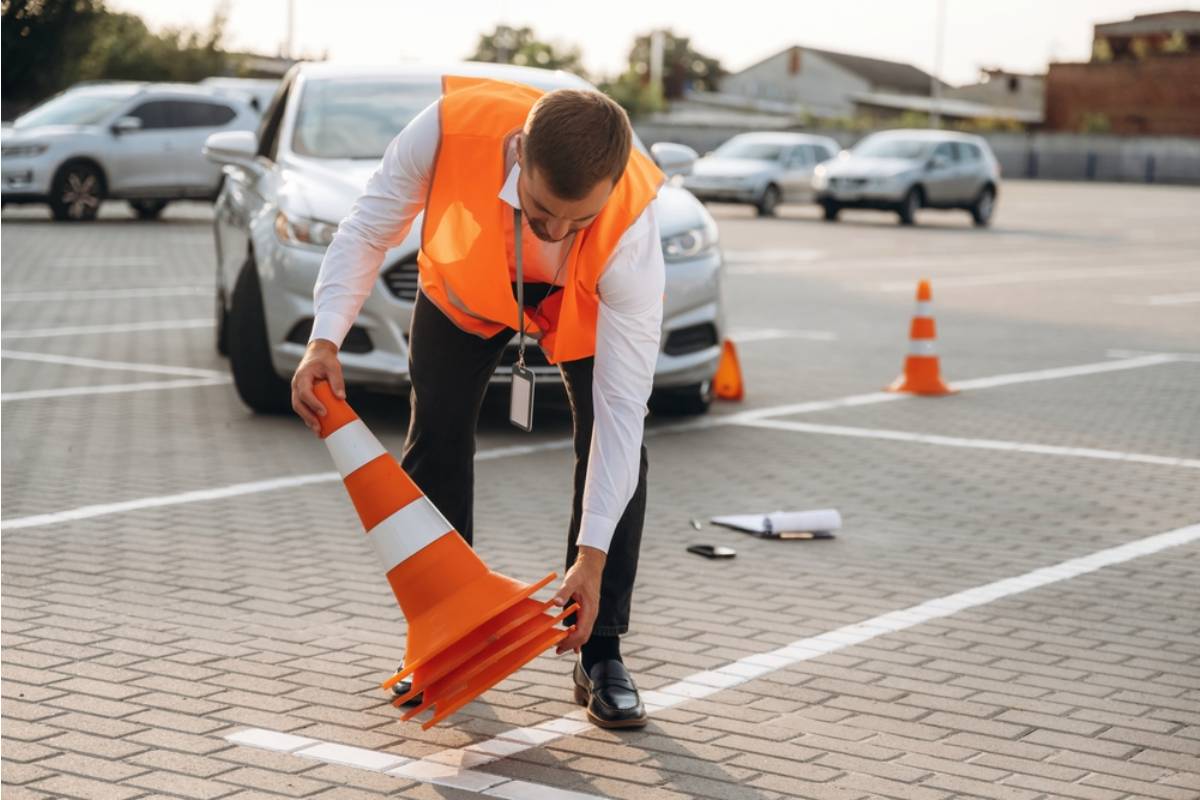 A Mom Found Out Her Daughter Had Been Leaving Early for School Every Day Just to Watch the Crossing Guard Set Up the Cones Alone