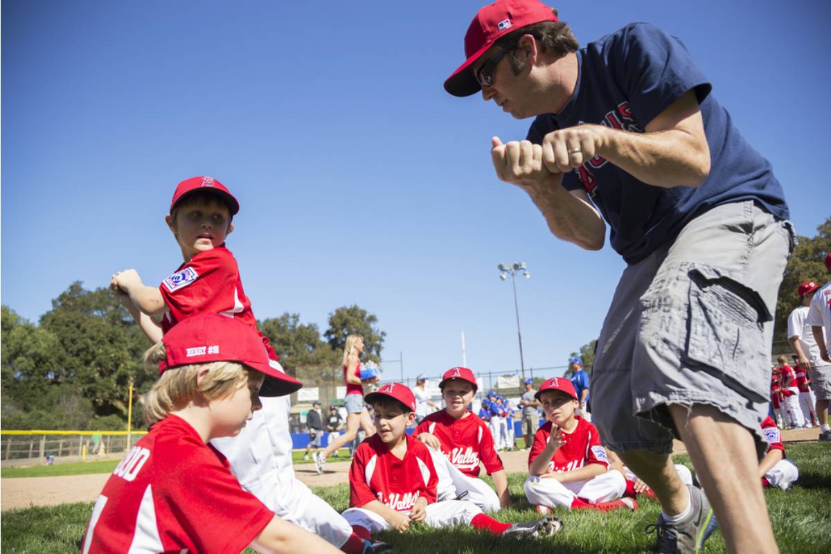 A Mom Says Her Son's Little League Coach Demanded a "Volunteer Hour Fee" From Families Who Couldn't Physically Help at Games