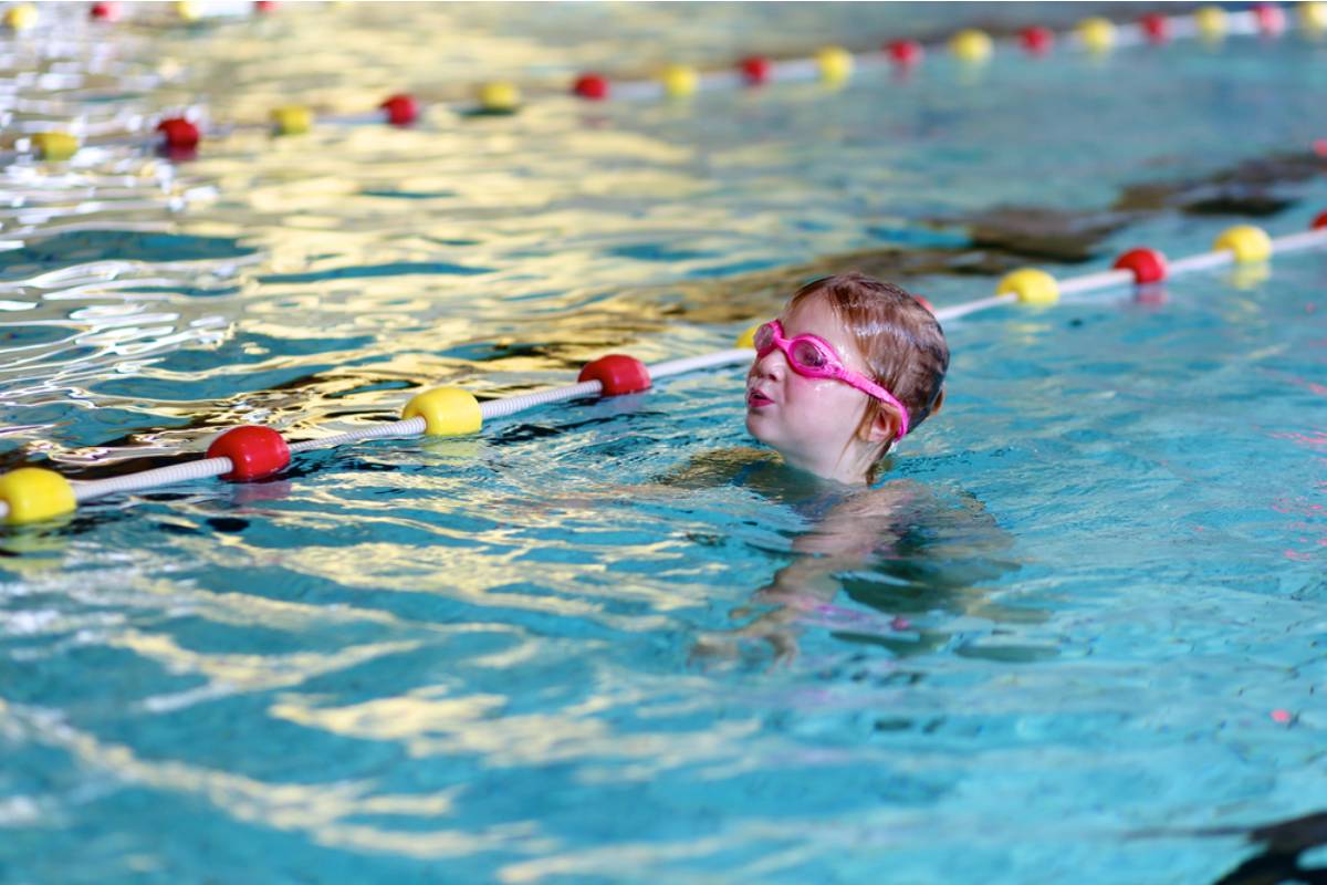 A Mom Says Her Daughter's Swim Coach Told the Team Their Meet Times Would Be Posted Publicly With Photos "for Motivation"