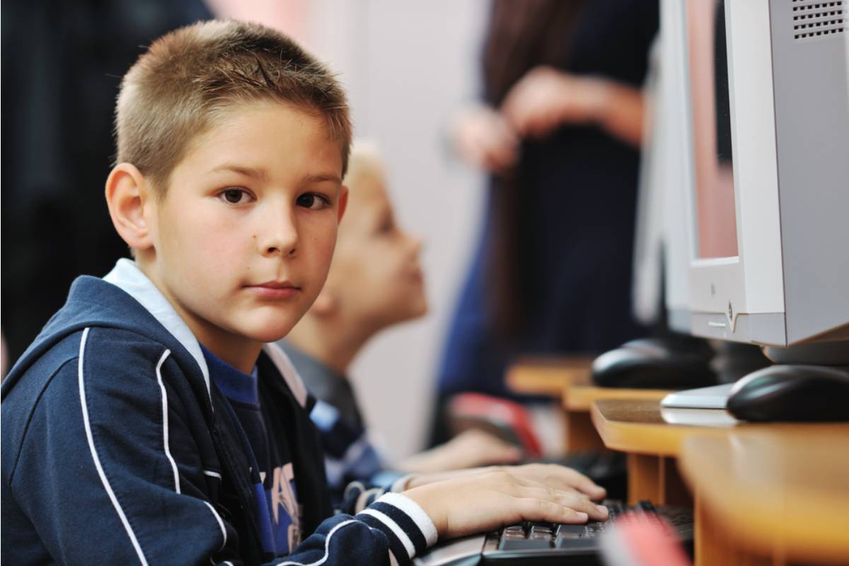 A Mom Says Her Son's Elementary School Charges a "Technology Replacement Fee" Every Year Even Though the Devices Are Never Actually Replaced