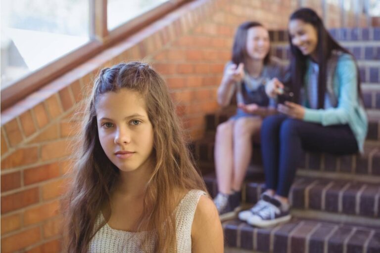 A Mom Says Her Daughter Asked Her Why Some Kids at School Seem Like They Were Born Knowing How to Have Friends and She Never Got That Lesson