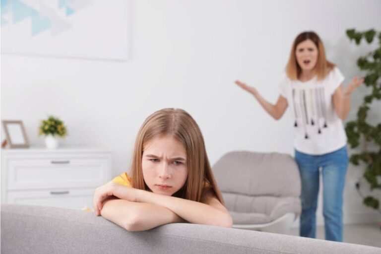 A Mom Says Her 12-Year-Old Daughter Suddenly Stopped Wanting Hugs, Family Outings, and Even Their Favorite Sushi Nights