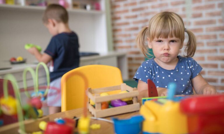 A Mom Says Her Kindergartener Suddenly Started Cursing, Fighting, and Blaming Her After Weeks of Perfect School Reports