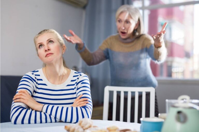 A Woman Says Her Mother Never Asks About Her Life, and She Finally Realized Talking to Her Feels Like Talking to a Four-Year-Old