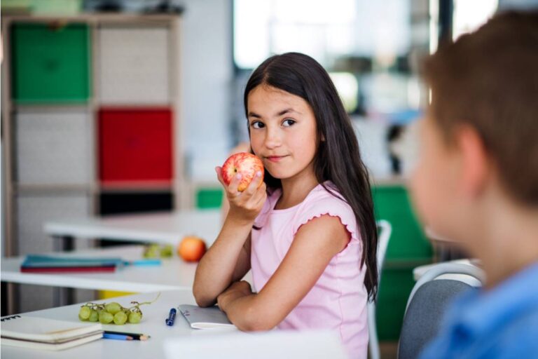A Mom Found Out Her Daughter Had Been Skipping Her Turn to Bring Snacks for the Class Because She Didn't Want to Ask for Money Twice in One Month