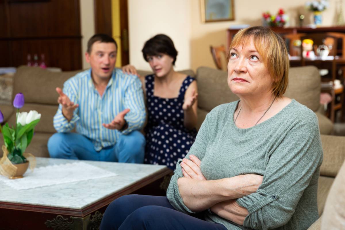 A Couple Planned a Small Dinner for Eight, Then His Mom Invited 14 More People to Their House Without Asking and Expected Them to Just Make It Work