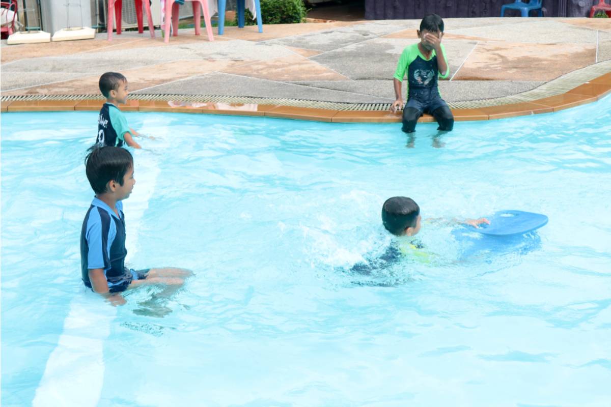 A Homeowner Says Six Neighborhood Kids Climbed Into His Pool Without Permission, Then Their Mom Told Him He Should Share It Because Not Everyone Can Afford One