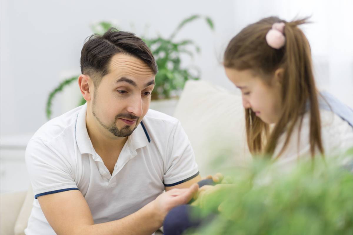 A Dad Says He Deleted Photos of His Daughter From Her Grandpa's Phone While He Slept, After Years of Arguments About Family Pictures