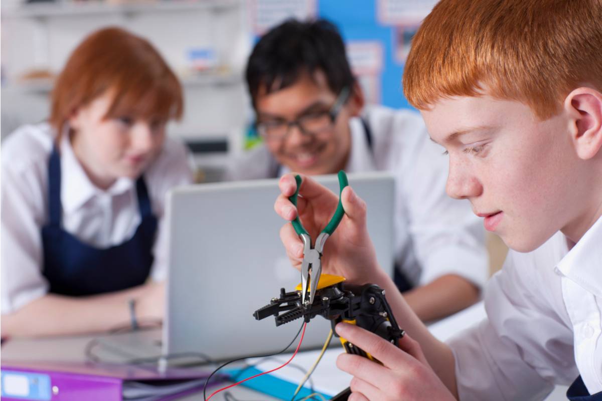 A Mom Says Her Son's Robotics Coach Required Parents to Chaperone Unpaid on a Workday or Their Kid Couldn't Compete