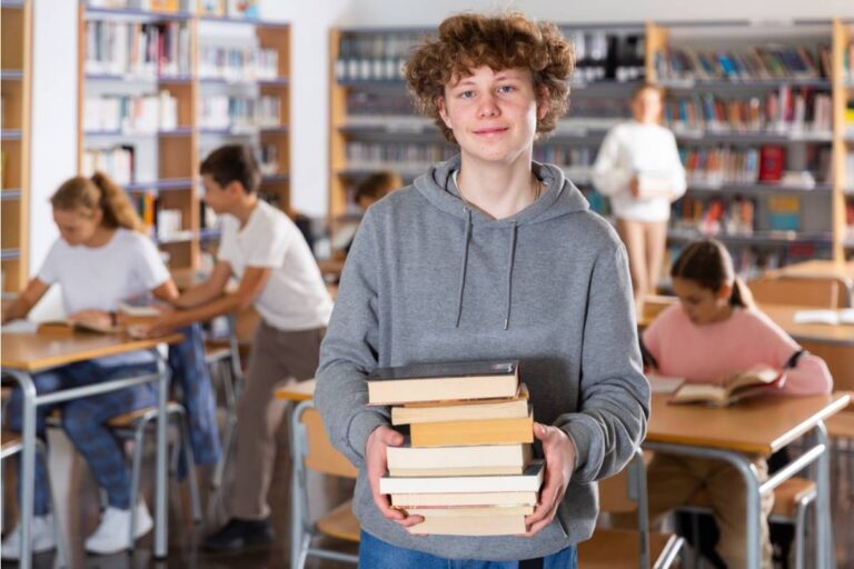 A Mom Found Out Her Son Had Been Returning Library Books a Day Late on Purpose Just to Talk to the Librarian for an Extra Few Minutes