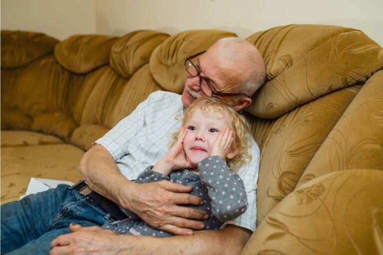 Her Dad Is 75 While Her Daughter Is Only 2, And She’s Realizing How Different Older Grandparents Can Be