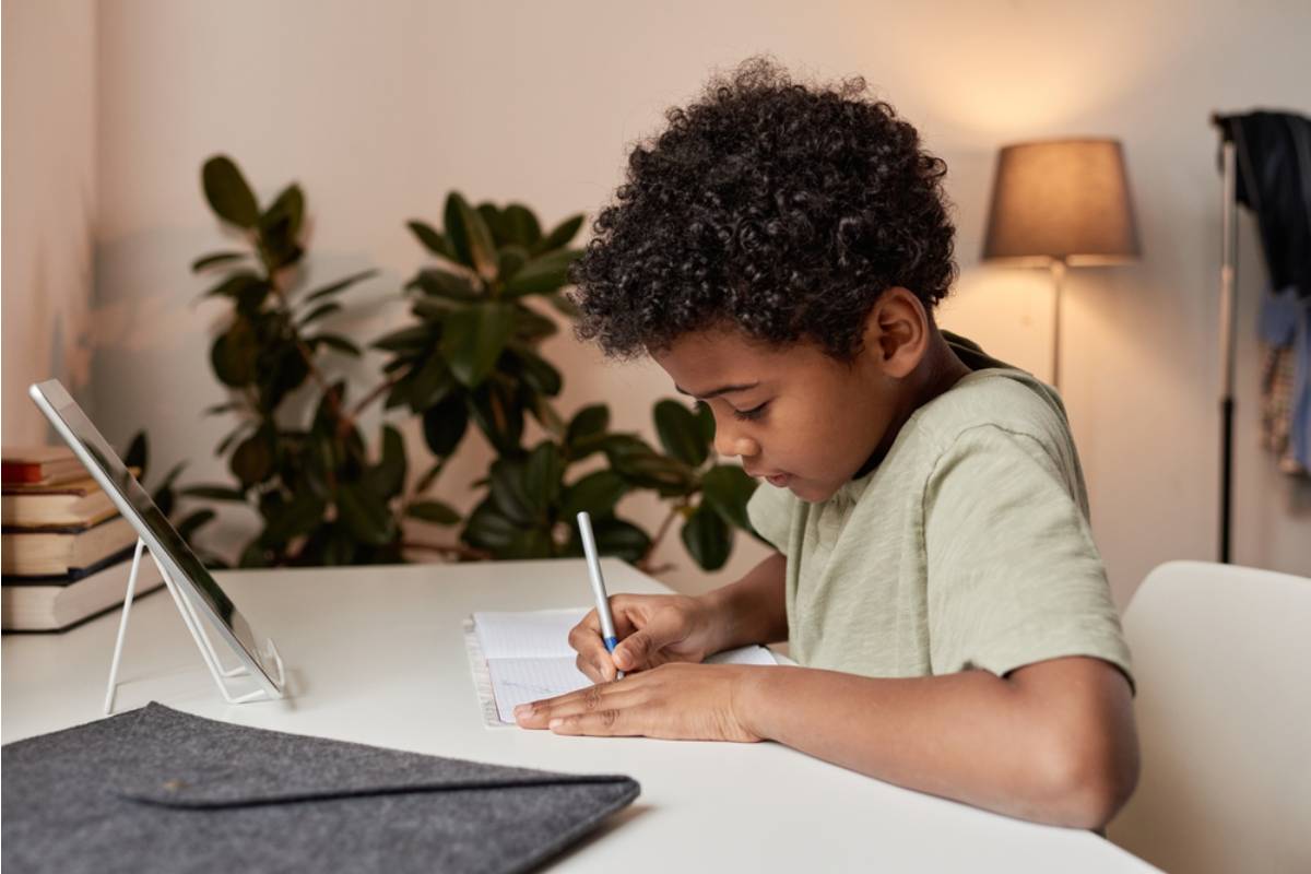 A Mom Found Out Her Son Had Been Letting a Classmate Copy His Homework Every Morning Because the Kid's Bus Route Left No Time to Do It