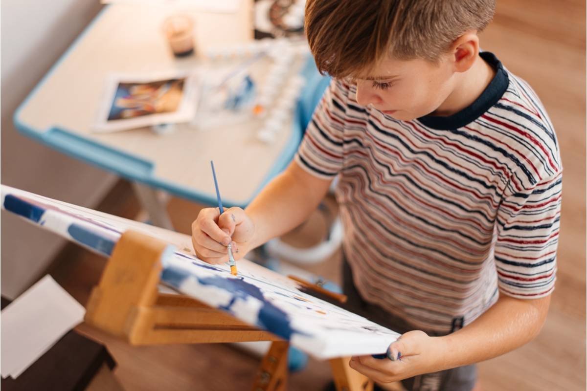 An Art Teacher Says a Student Only Ever Draws in Black and White, and When Asked Why He Said Color Felt Like Something He Wasn't Allowed to Use Up