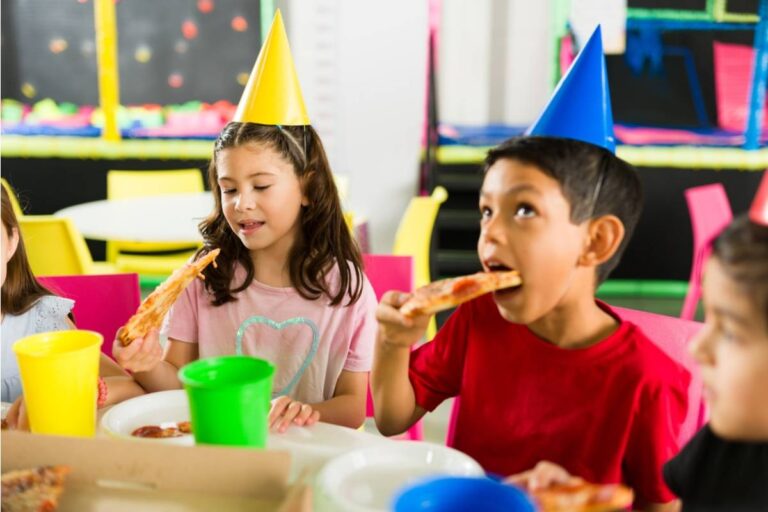 A Mom Says Her Daughter's School Held a Fundraiser Where Kids Who Sold the Most Got a Pizza Party, and Her Daughter Sold Nothing and Ate Alone in the Hallway