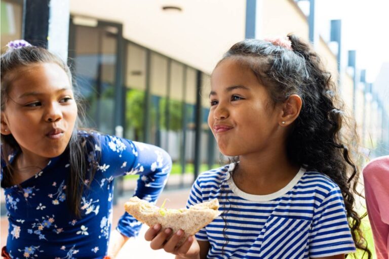 A Mom Found Out Her Daughter Had Been Trading Her Favorite Snacks for a Friend's Company at Lunch Because Eating Alone Felt Worse Than Going Hungry