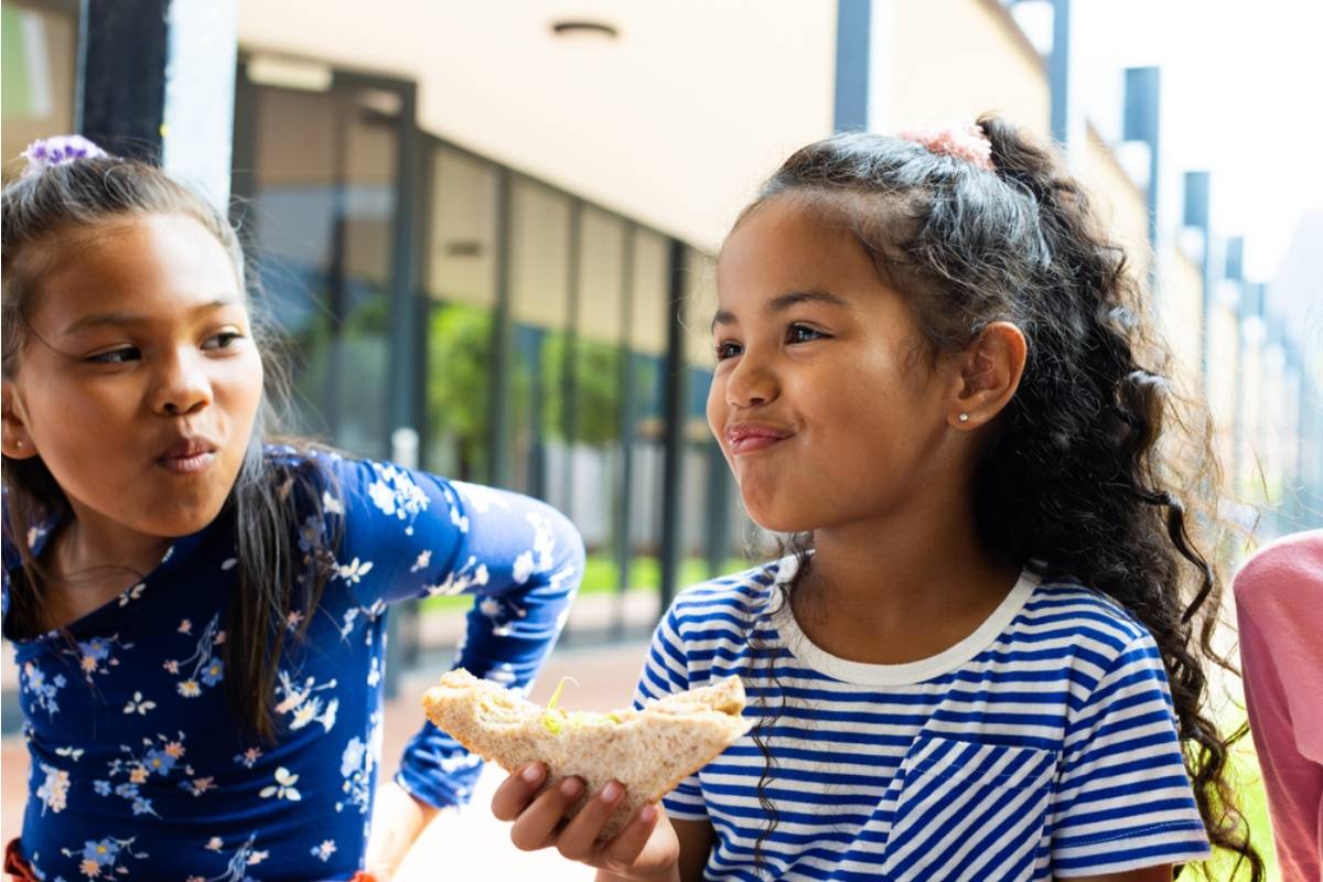 A Mom Found Out Her Daughter Had Been Trading Her Favorite Snacks for a Friend's Company at Lunch Because Eating Alone Felt Worse Than Going Hungry