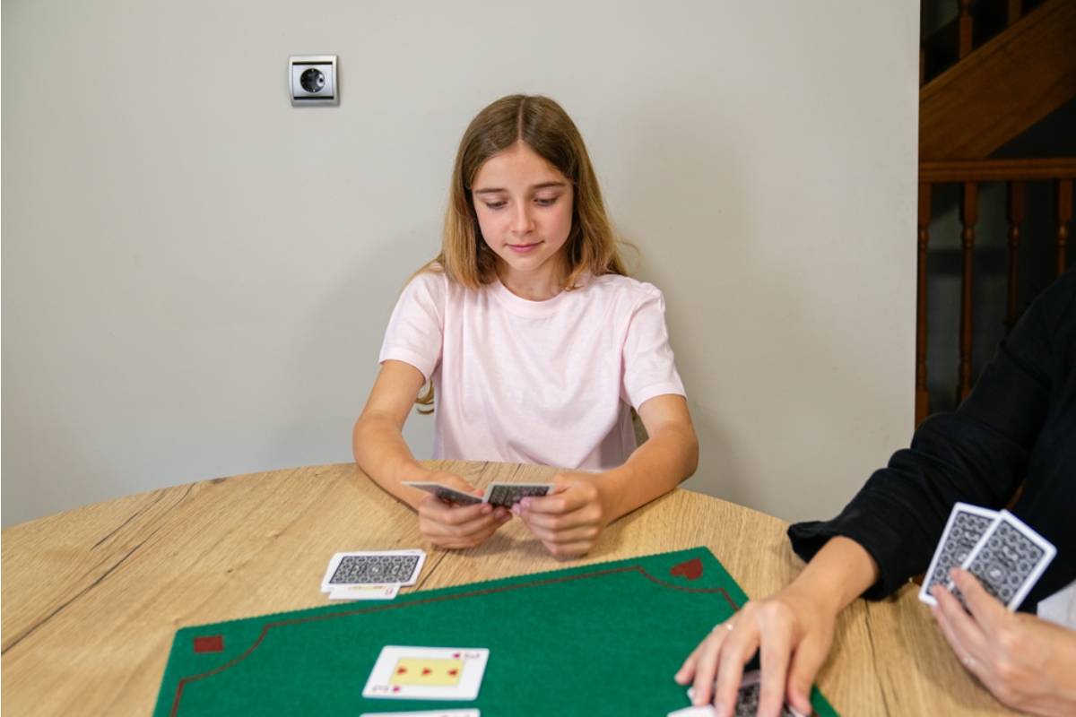 A Mom Found Out Her Daughter Had Been Bringing a Deck of Cards to School Every Day Just in Case She Needed Something to Do at Lunch Alone