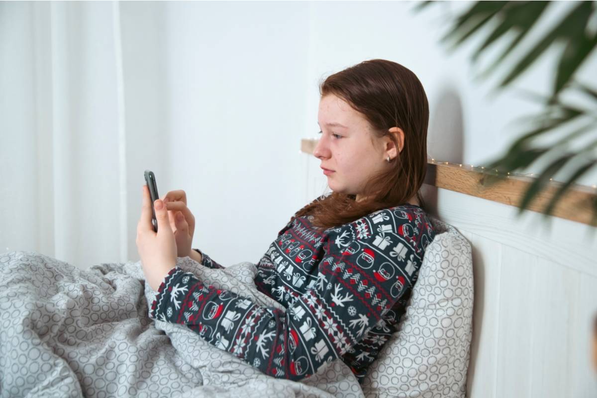 A Mom Says Her Daughter Deleted Every Photo of Her Ex-Best Friend the Same Day She Deleted the App They Used to Talk On