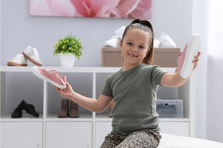 A Dad Found Out His Daughter Had Been Wearing Two Different Shoe Sizes Because Nobody Noticed Her Feet Had Grown Since Last School Year