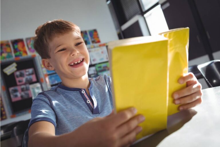 A Teacher Says a Student Told Her He Learned to Read Upside Down So He Could Answer Faster Than the Kids Sitting Across From Him