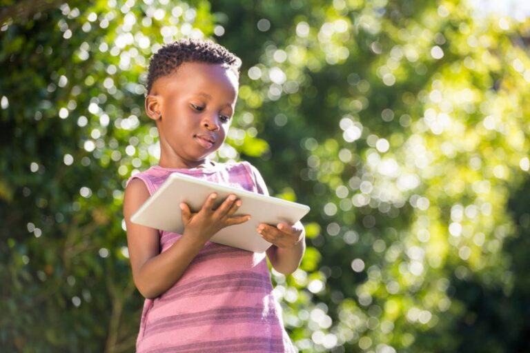 A Dad Says He Keeps Seeing Toddlers Buried in Tablets in Public, and One Baby Swimming Lesson Made the Problem Feel Even Worse