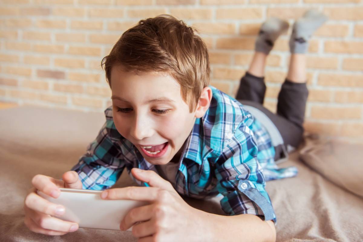 A Dad Says His Three-Year-Old Loves Learning Games on His Phone, But Now the Family Wants to Buy Her a Tablet and He Is Rethinking Everything He Thought About Technology