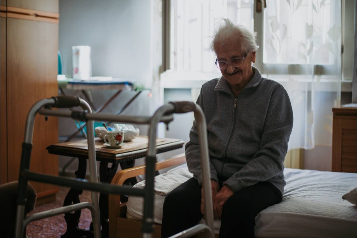 A Grandchild Says Their Mother Was Already Juggling Work, Kids, and a Sick Grandmother, and One Suggestion Suddenly Turned Into a Family Fight