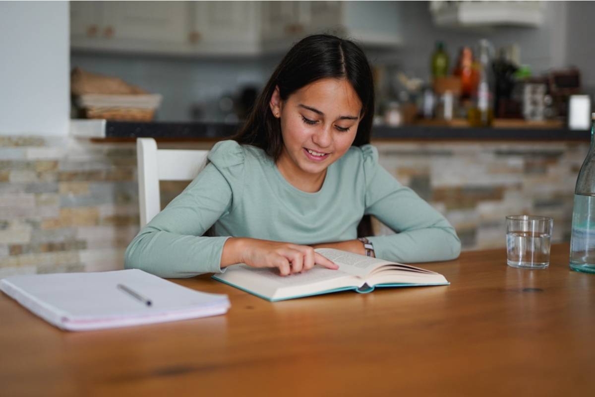 A Mom Says Her Daughter Used to Love Reading Every Night Until Graphic Novels Became Too Easy, and Now Even Bedtime Has Turned Into a Battle