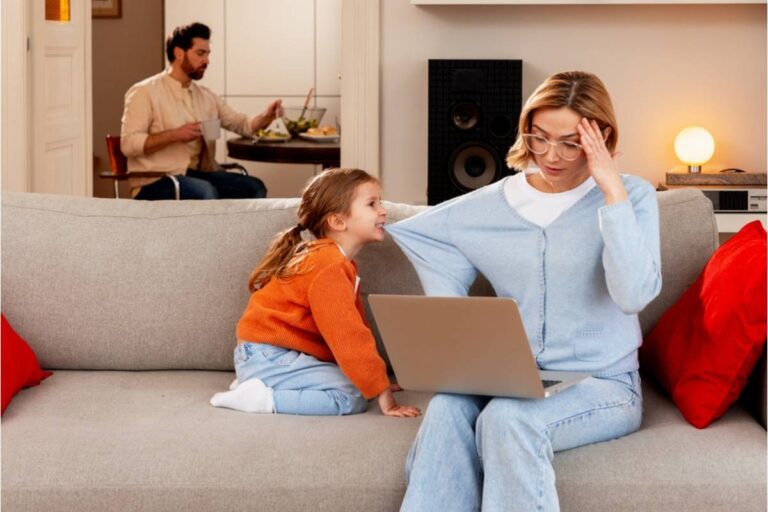 A Mom Says Her Family Calls Her Every Night the Moment She Gets Home From Work, and She Finally Told Them Her Weeknights Are Off-Limits