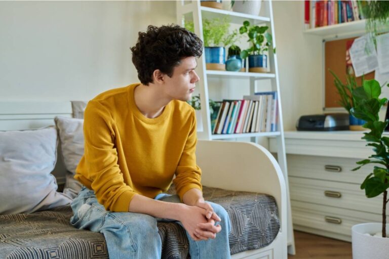 A Person Says Their Parents Think They Finally Have a Peaceful Relationship, but They Have No Idea Why the Arguments Suddenly Stopped