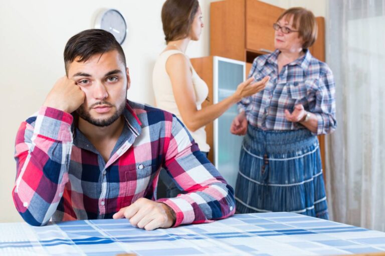 A Son Says He Finally Bought His Own House After Living With His Mom for Years, Then She Started Planning Weekly Sleepovers