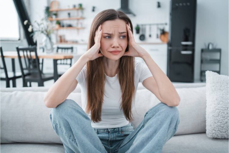 A Student Says Her Older Sister Suddenly Wanted Medical School Right After Her Acceptance, and She Realized the Real Problem Was the Competition Between Them