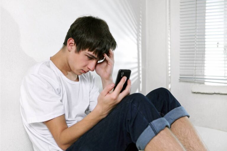 A Teen Says His Stepfather Destroyed the Phone His Bio Dad Bought Him, and His Parents Called Him Ungrateful When He Finally Drew a Line