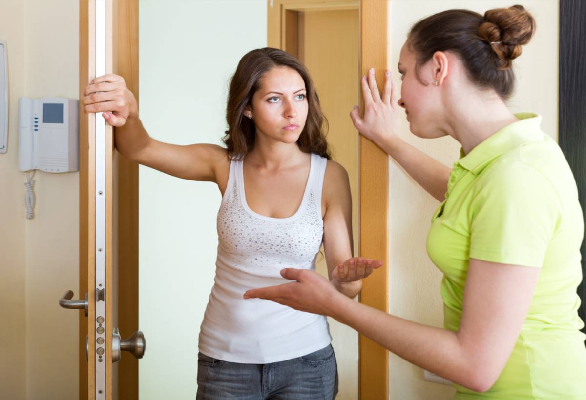 A Woman Says Her Childhood Bully Suddenly Came to Her Door After Her Own Daughter Was Bullied at School, and She Had One Request That Changed Everything