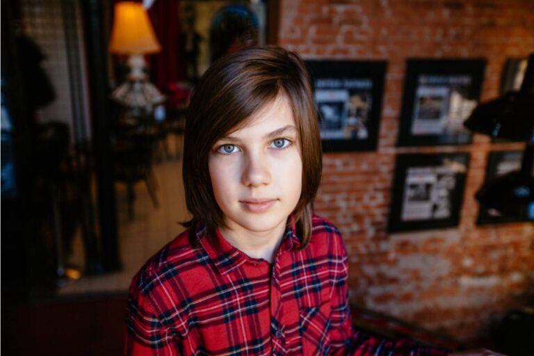 A Young Woman Says Her Dad Cut Her Hair While She Slept Because He Thought She Looked Too Attractive, and She Woke Up to a Completely Different Reflection