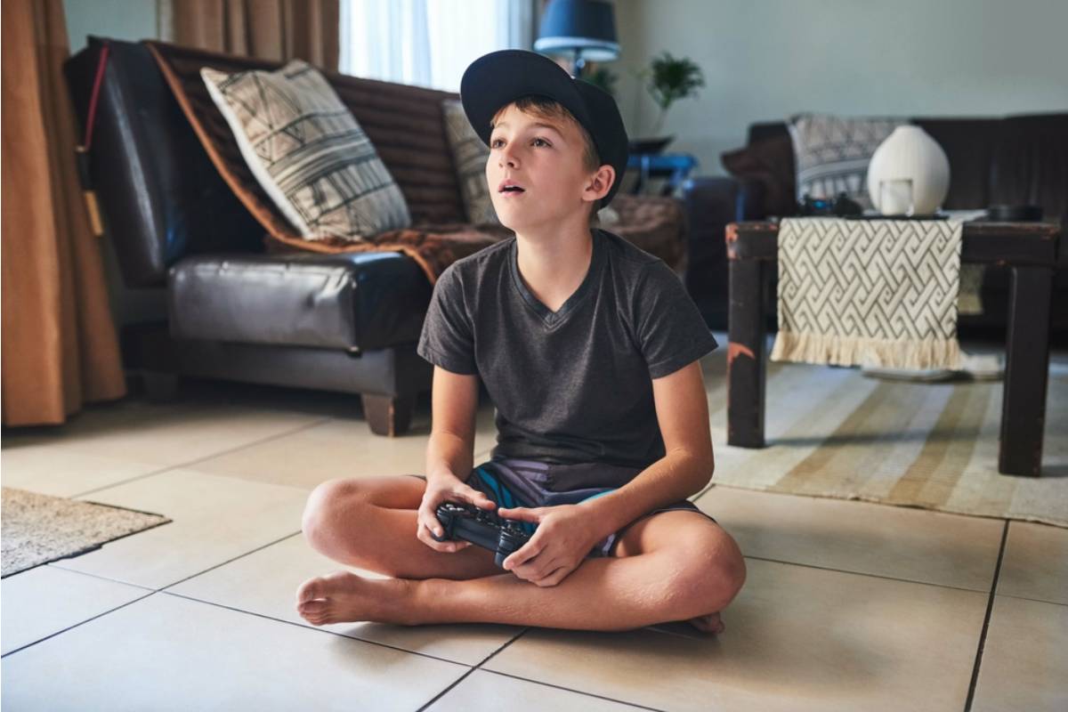 An Uncle Says His 14-Year-Old Nephew Used His Card for a $150 Gaming Purchase After Promising to Buy School Shoes, and Now He’s Wondering Where Trust Went Wrong