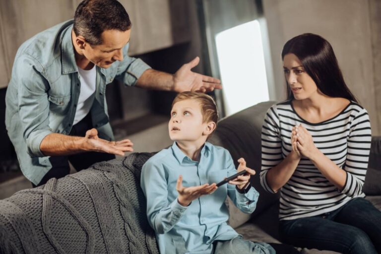 Dad Says His 9-Year-Old Was Finally Ready for a Phone, but Three Hours of Screen Time Changed Everything