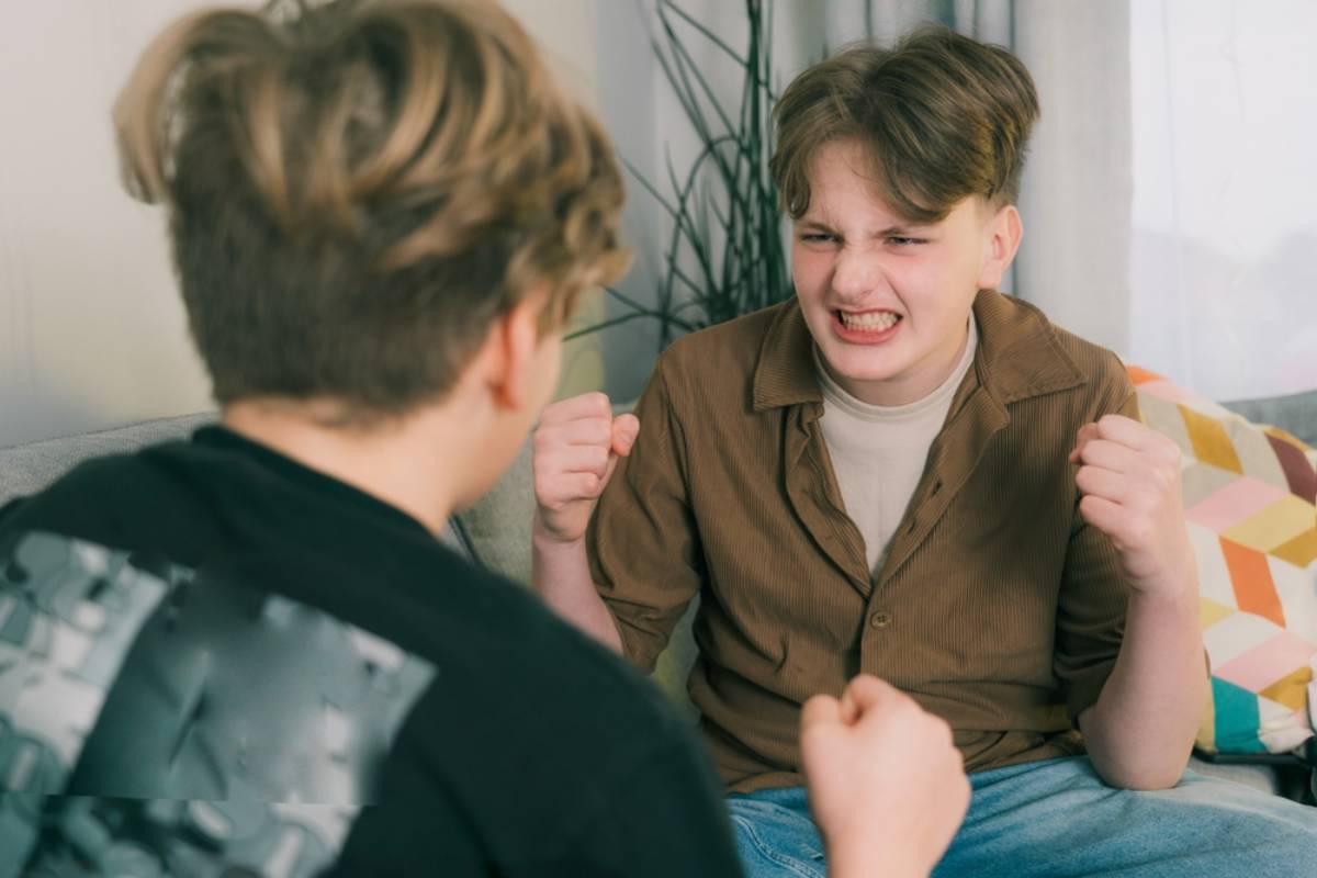 A 17-Year-Old Says Her Brother Has Spent Years Humiliating Her and Turning Their Parents Against Her, and Now She Is Desperate to Escape the Same House
