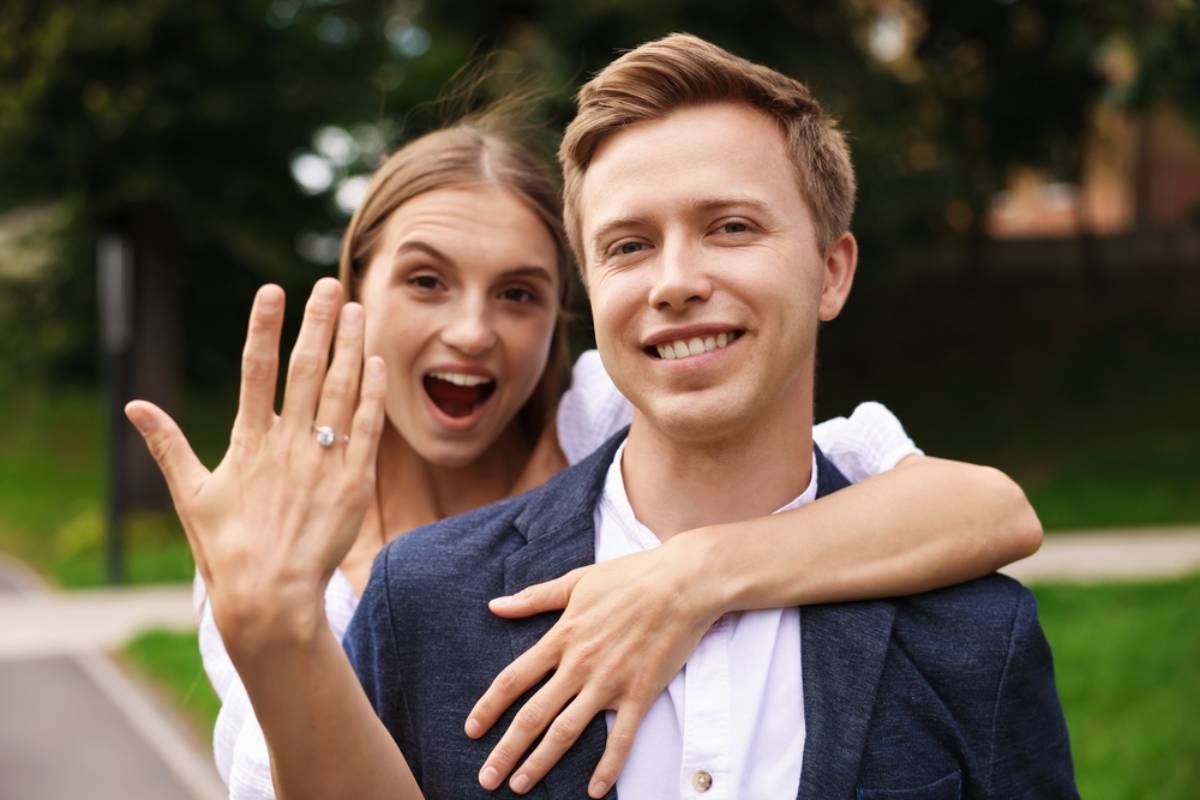 A 20-Year-Old Woman Says a Marriage Proposal Turned Into a Demand That She Obey Her Future Husband and His Father, So She Started Laughing